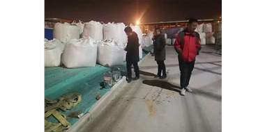 某化工厂吨袋装灌浆料施工前线陈工技术指导